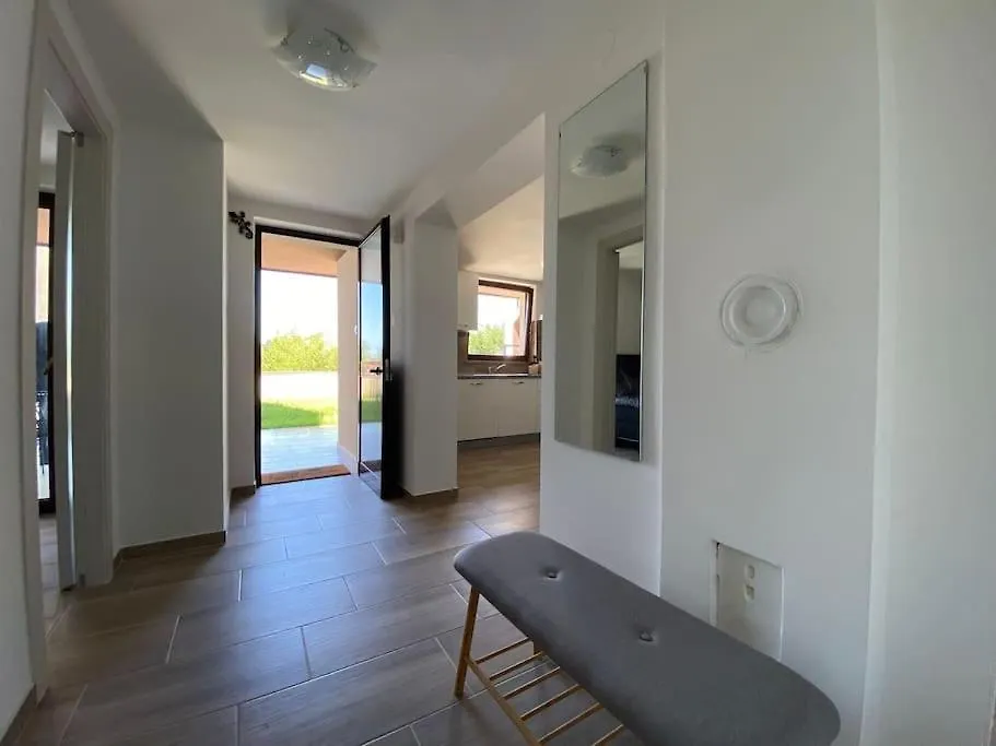 Apartment Mihael بولا